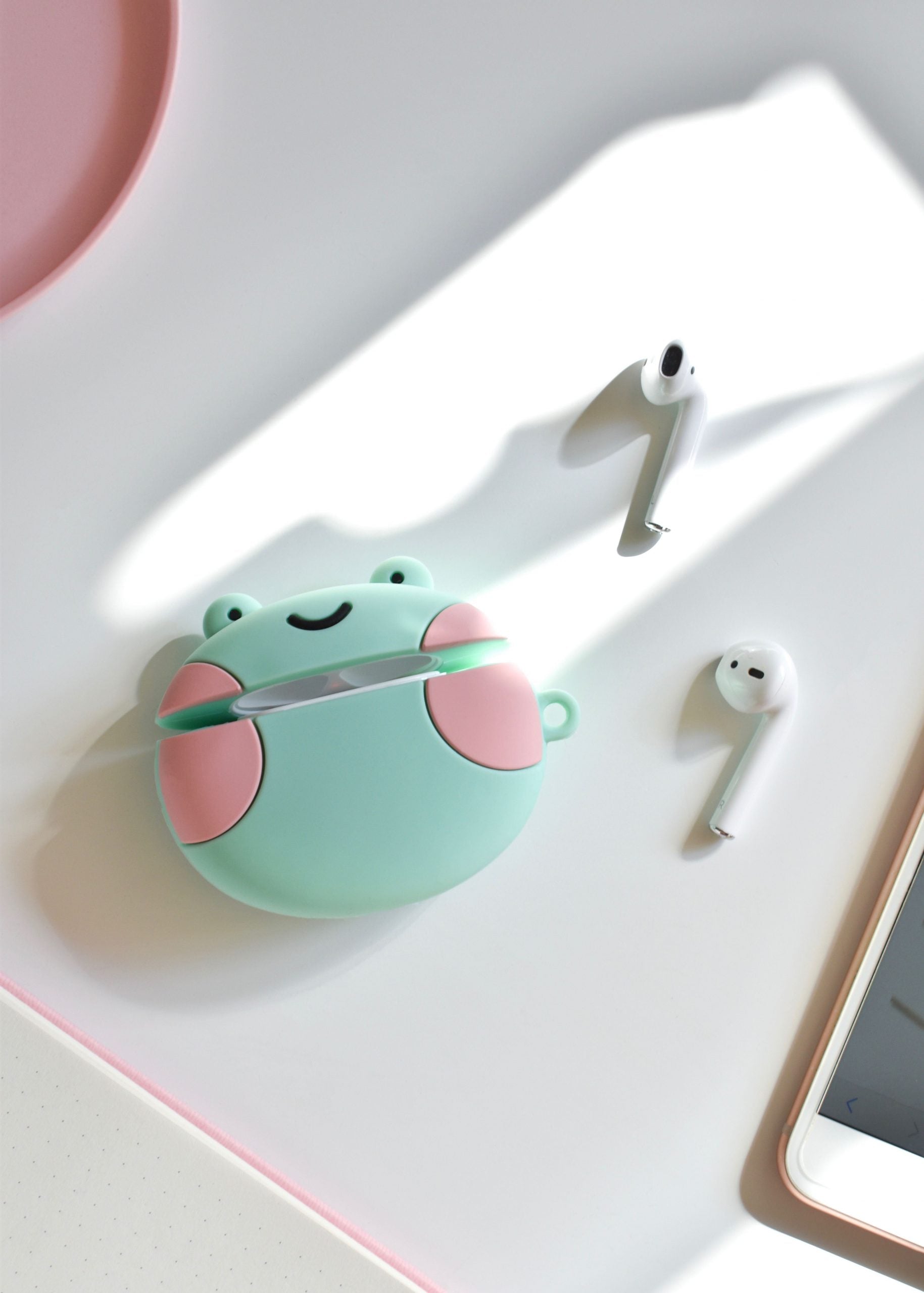 Ebbo Frog AirPods Case - Shopzoki